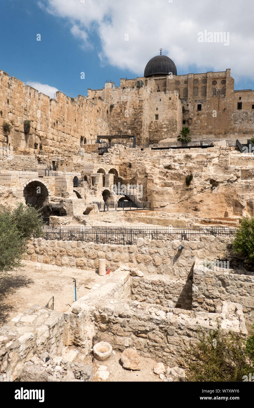 Jerusalem, Israel. 7th August, 2019. A northward view from the City of David depicts the Al Aqsa Mosque on the Temple Mount. The City of David is an archaeological site and home to a park and visitor center managed by the Ir David Foundation, also known as Elad. This association openly aims to strengthen Jewish connection to Jerusalem, create a Jewish majority in Arab neighborhoods of East Jerusalem and renew the Jewish community in the City of David, which is also part of the Arab neighborhood of Silwan. The City of David is speculated to be the original urban core of ancient Jerusalem. Relig Stock Photo