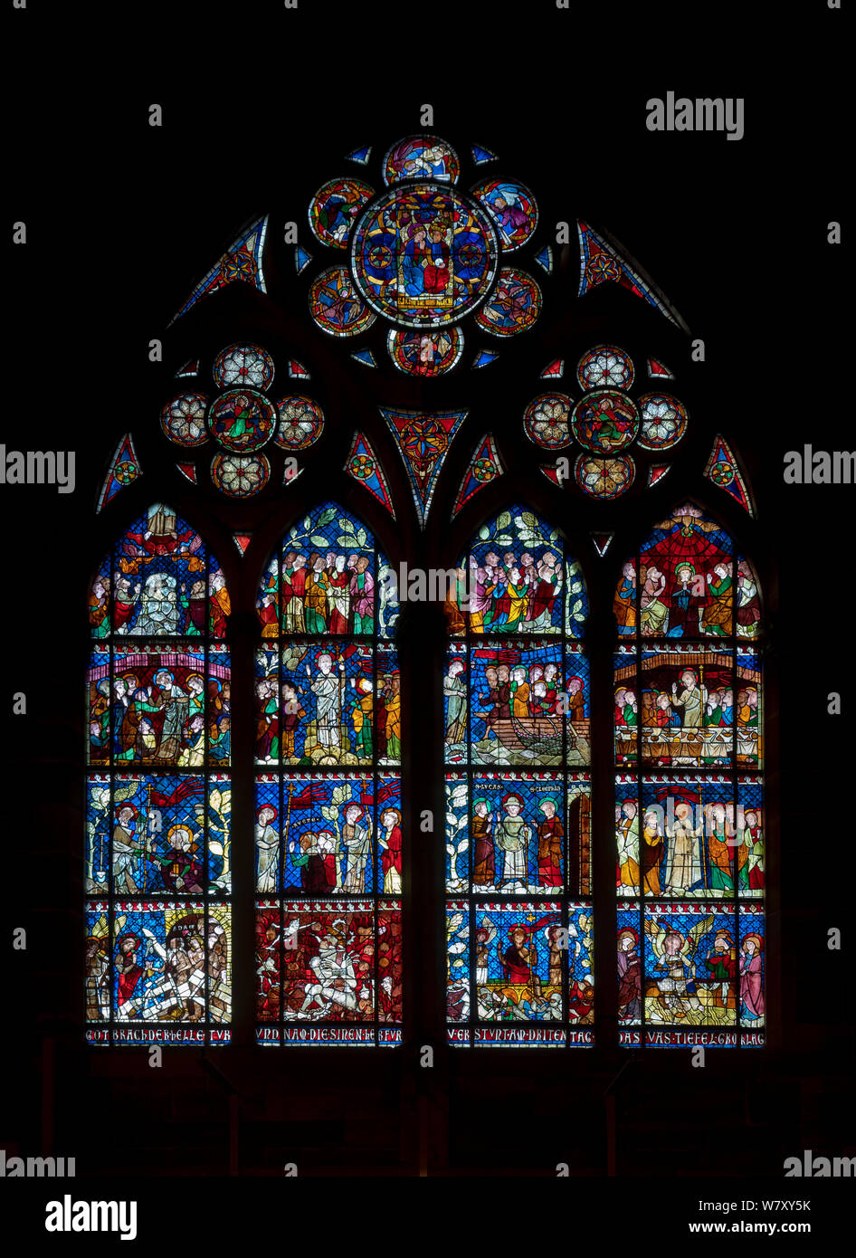 Straßburger Münster, Cathédrale Notre-Dame de Strasbourg, Südliches Seitenschiff, 2. Fenster von Westen, Christus in übernatürlicher Gestalt nach dem Stock Photo