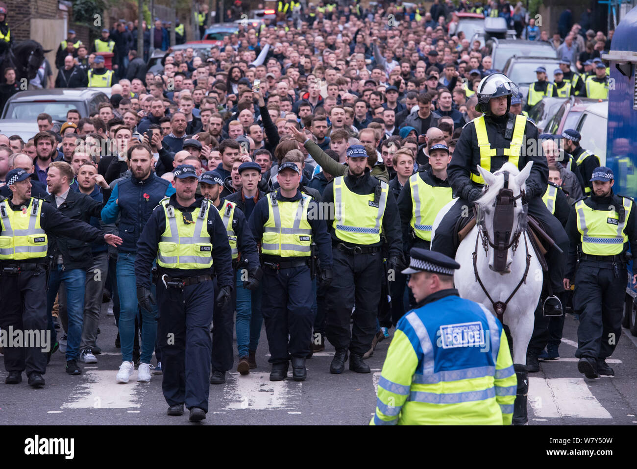 Tottenham hotspur fans hi-res stock photography and images - Alamy