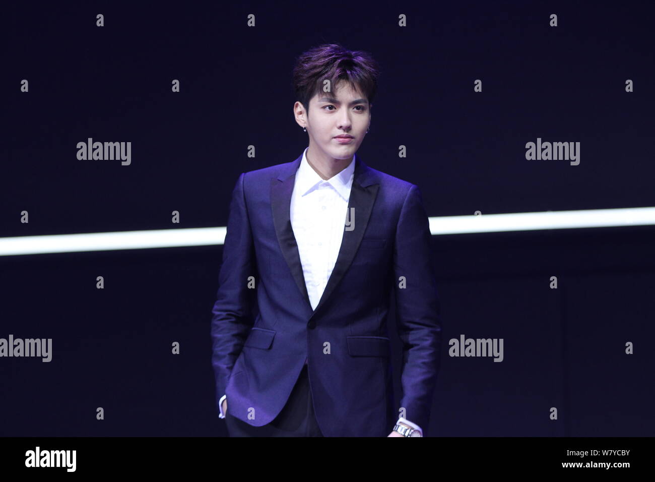 Wu Yi Fan  Kris wu, Kris exo, Exo fashion