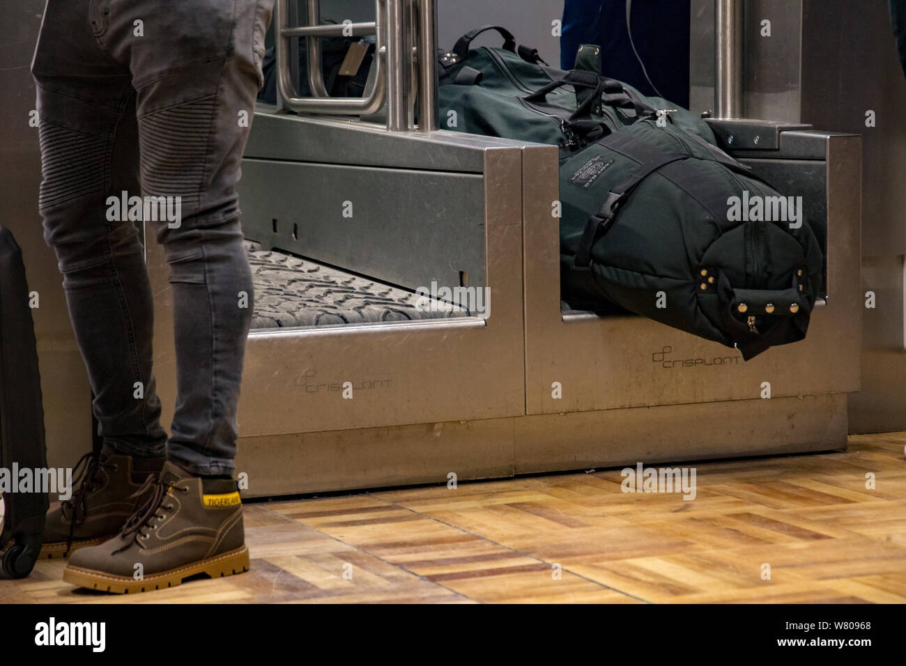 Baggage dropoff lint Stock Photo Alamy