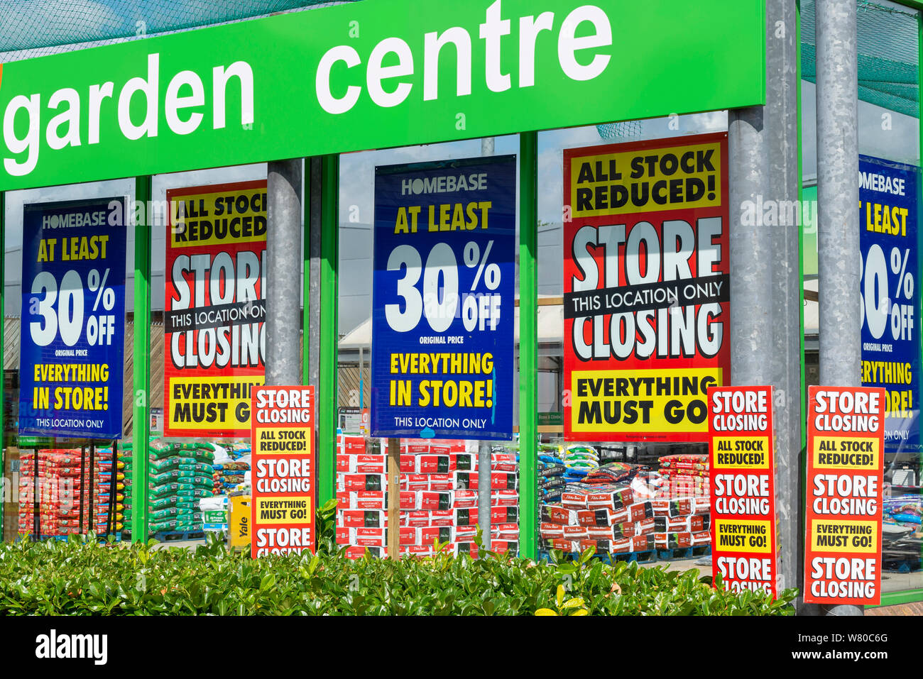 Shutting down store hires stock photography and images Alamy