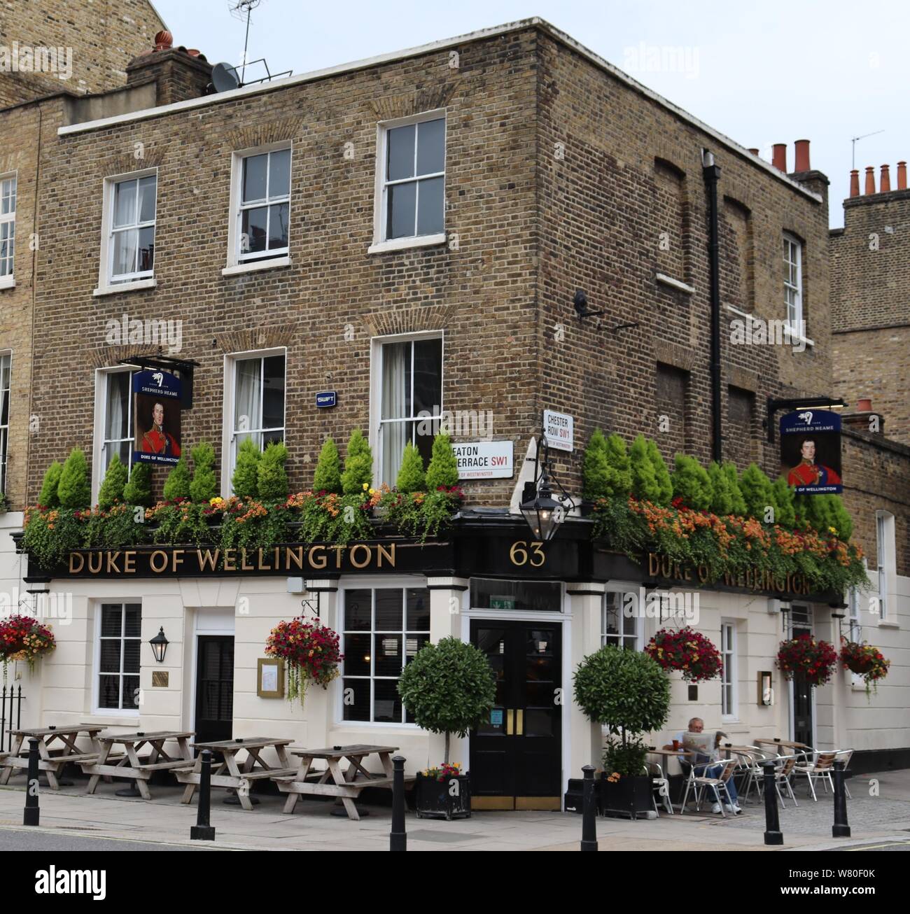 A historic pub in London's Belgravia Stock Photo