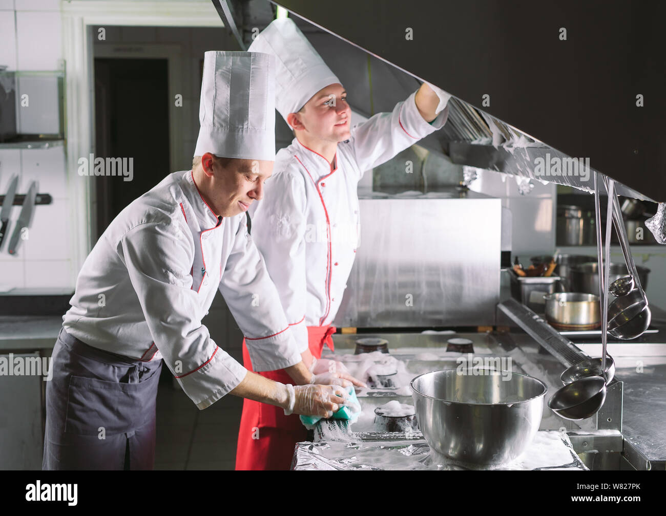 Dishwasher restaurant hires stock photography and images Alamy