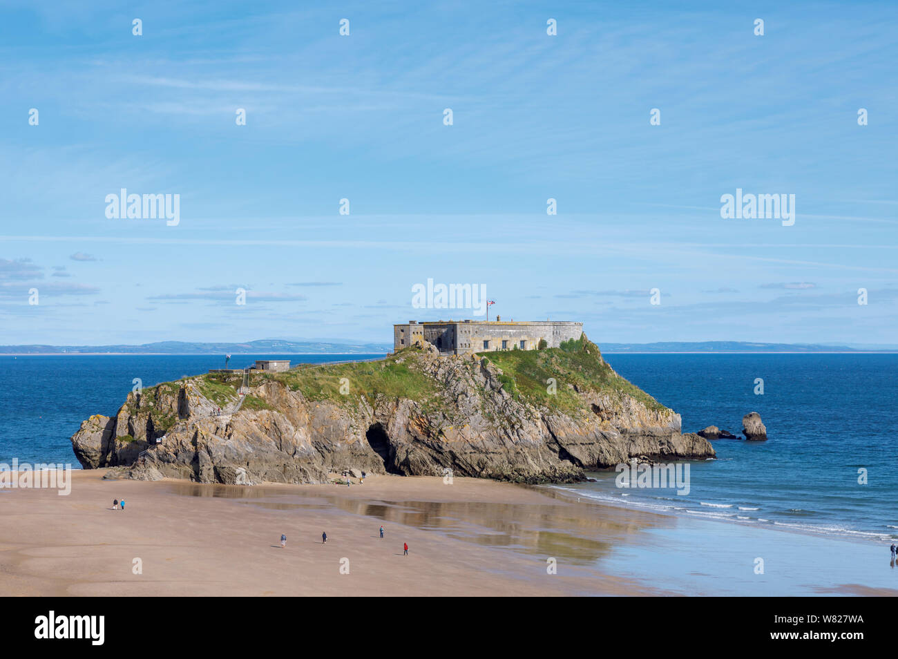 St Catherine's Island and South Beach at Tenby, a walled seaside town in Pembrokeshire, south Wales coast on the western side of Carmarthen Bay Stock Photo