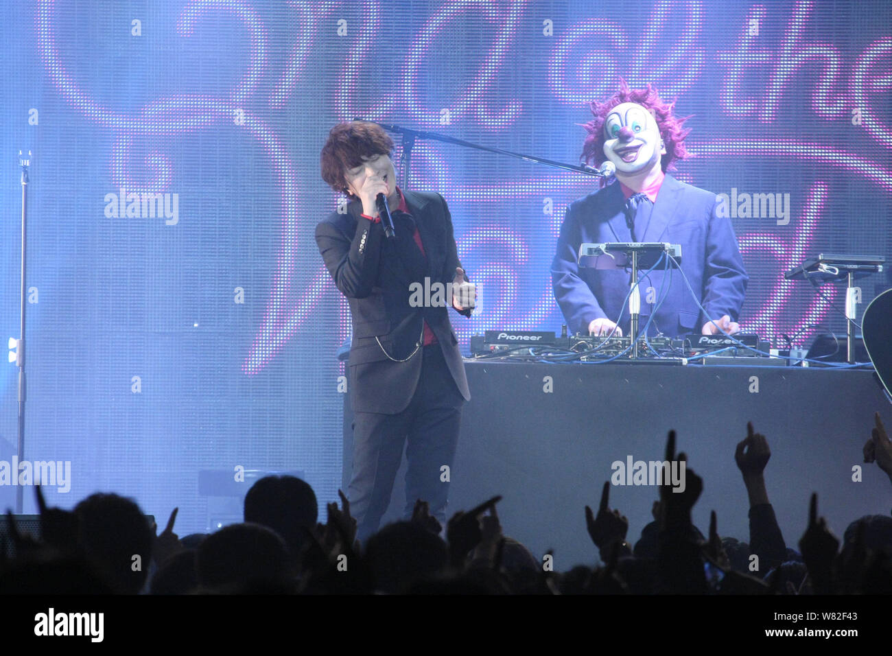 Sekai No Owari High Resolution Stock Photography And Images Alamy Sekai No Owari High Resolution Stock Photography And Images Alamy