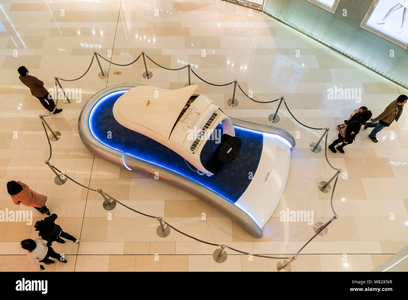 Aerial view of a Shimmel Pegasus piano on display at the atrium of a  shopping mall in Shanghai, China, 27 February 2017. A Shimmel Pegasus piano  was Stock Photo - Alamy