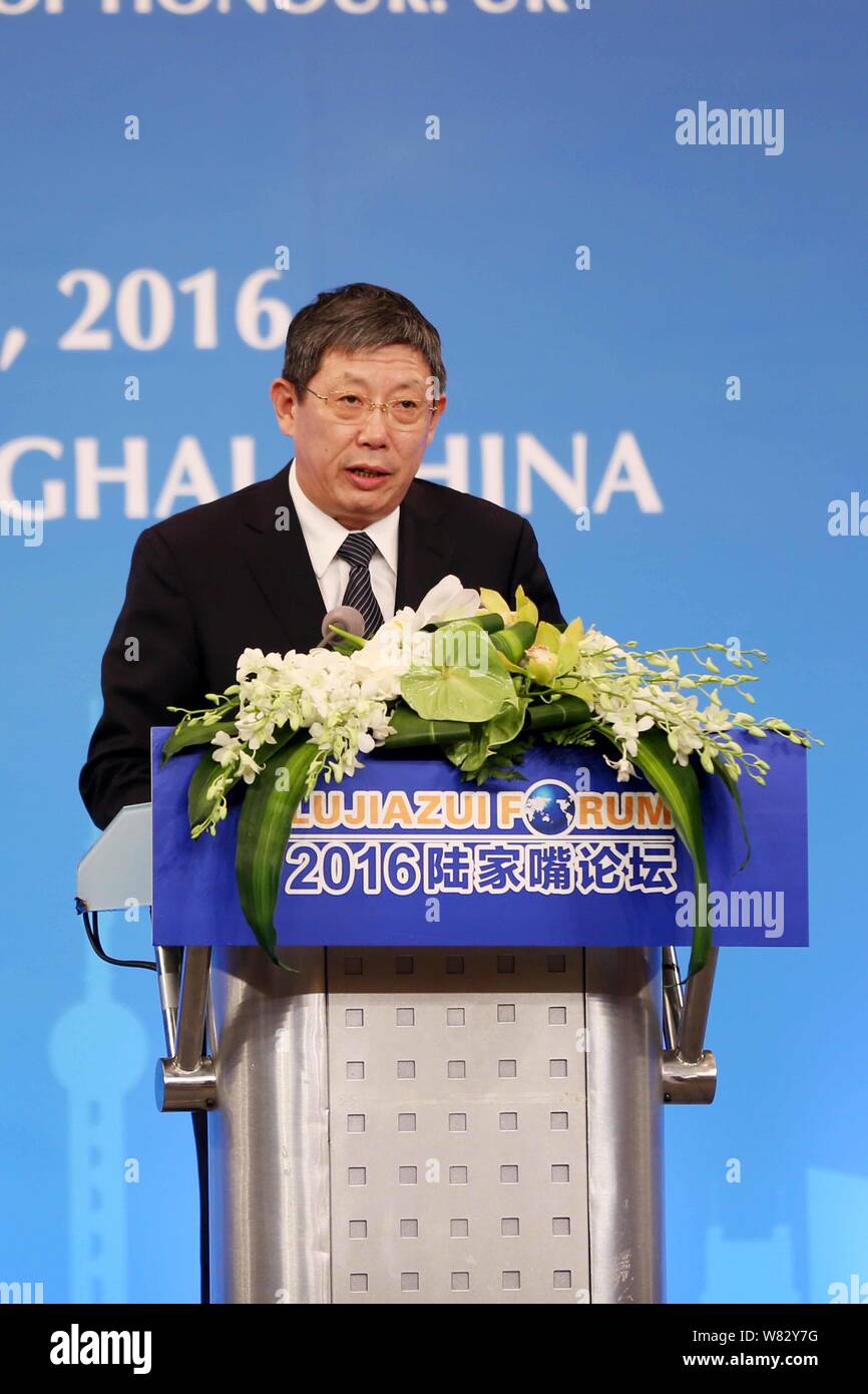--FILE--Then Shanghai Mayor Yang Xiong speaks during the 2016 Lujiazui Forum in Shanghai, China, 12 June 2016. Stock Photo