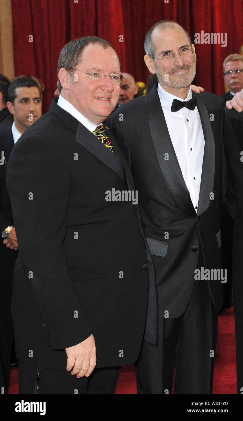 LOS ANGELES, CA. March 07, 2010: John Lasseter & Steve Jobs at the 82nd  Annual Academy Awards at the Kodak Theatre, Hollywood. © 2010 Paul Smith /  Featureflash Stock Photo - Alamy