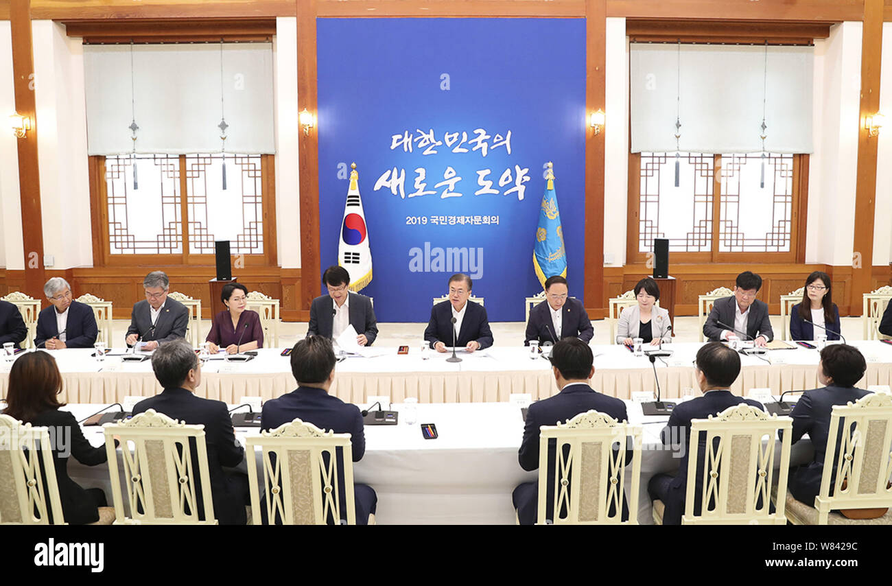 Seoul, SOUTH KOREA. 8th Aug, 2019. Aug 8, 2019-Seoul, South Korea-South Korean President Moon Jae in hold Advisory Meeting at his office in Seoul, South Korea. President Moon Jae-in will hold a meeting of the presidential advisory group Thursday to discuss the government's response to Japan's export restrictions, Cheong Wa Dae said. Credit: President Office/ZUMA Wire/Alamy Live News Stock Photo