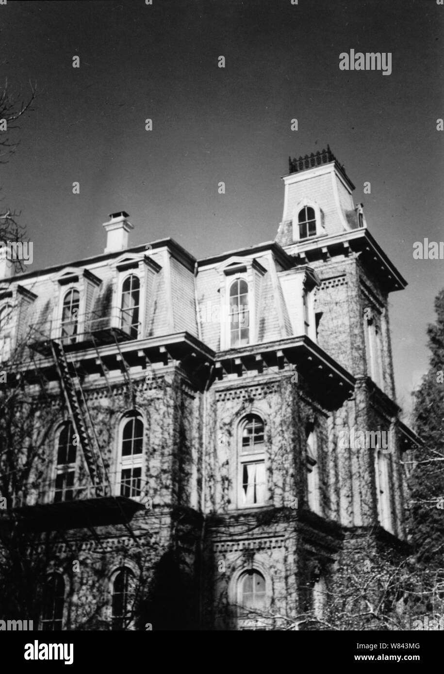 Deady Hall Eugene OR 1951 Stock Photo Alamy