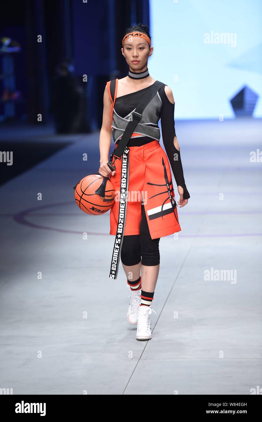Model Displays New Creation Fashion Show Xiang Shang Sport, 47% OFF