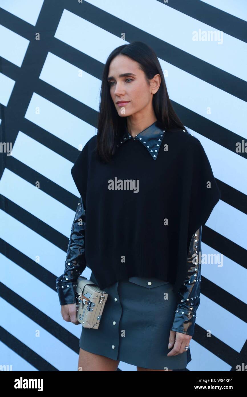 American actress Jennifer Connelly poses on the red carpet for as she  arrives for an opening event for the exhibition Louis Vuitton Series 2 -  Past Stock Photo - Alamy