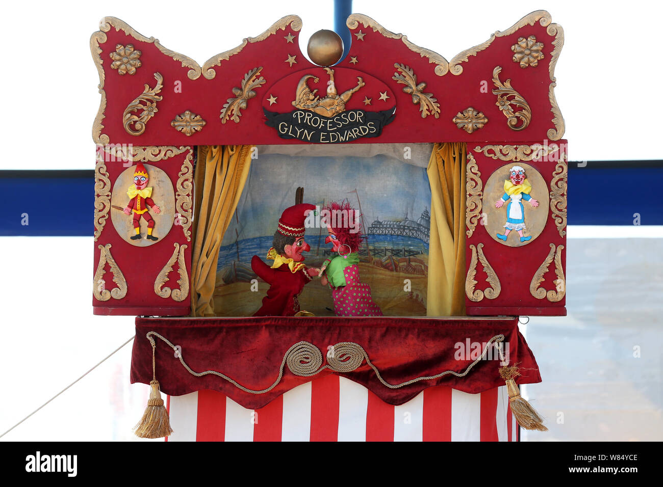 Punch and judy tent hires stock photography and images Alamy
