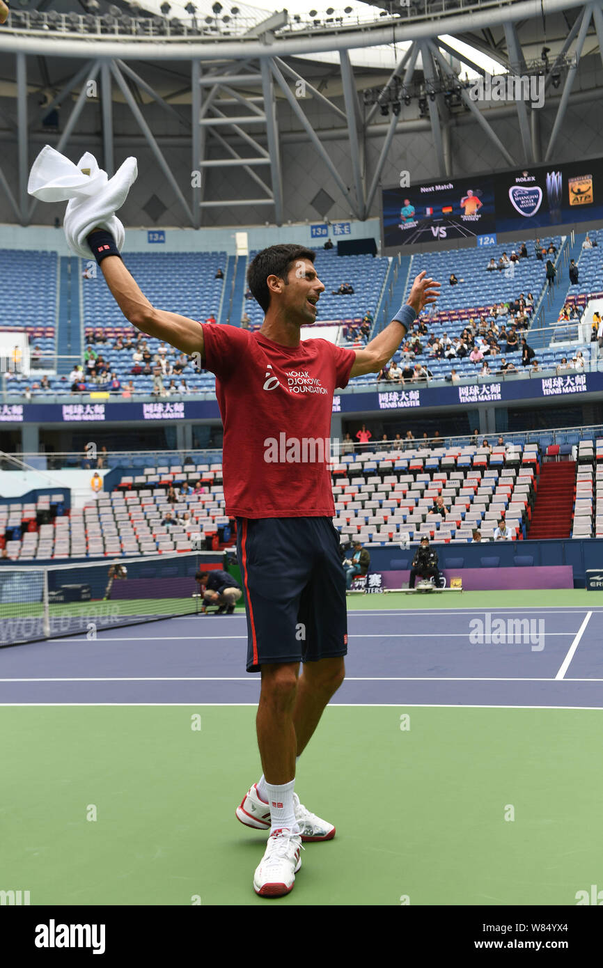 Serbian tennis star Novak Djokovic takes part in a training session during  the 2016 Shanghai Rolex Masters tennis tournament in Shanghai, China, 13 Oc  Stock Photo - Alamy