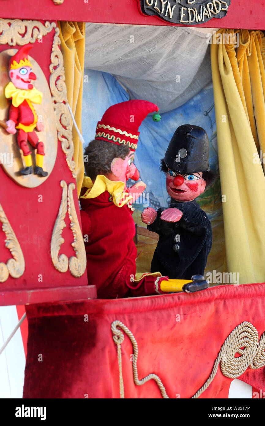 Punch and judy tent hires stock photography and images Alamy