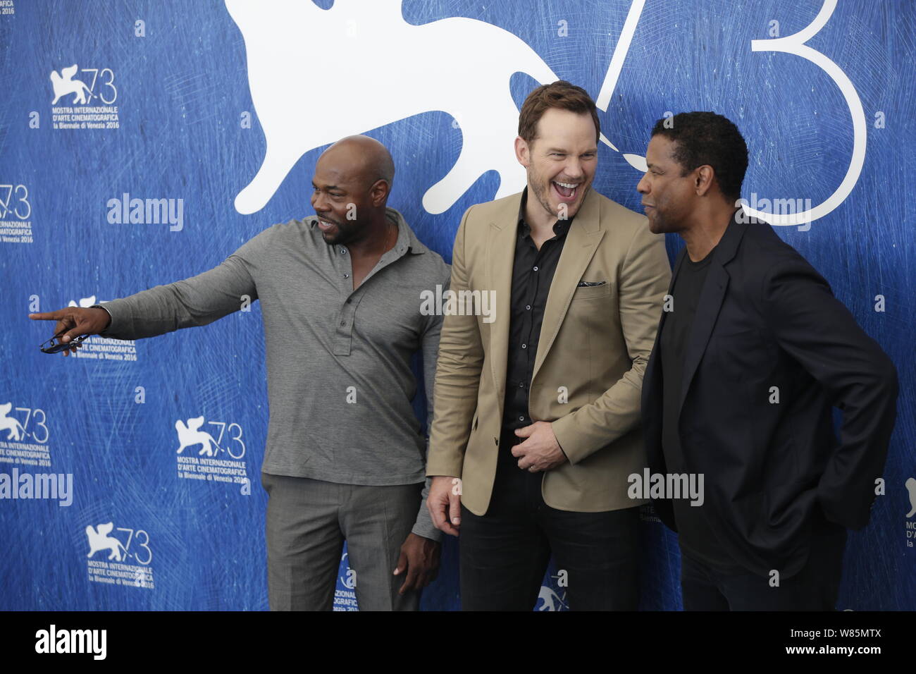(From let) American actor Denzel Washington, actors Chris Pratt and Antoine Fuqua attend a press conference for their movie "The Magnificent Seven" du Stock Photo