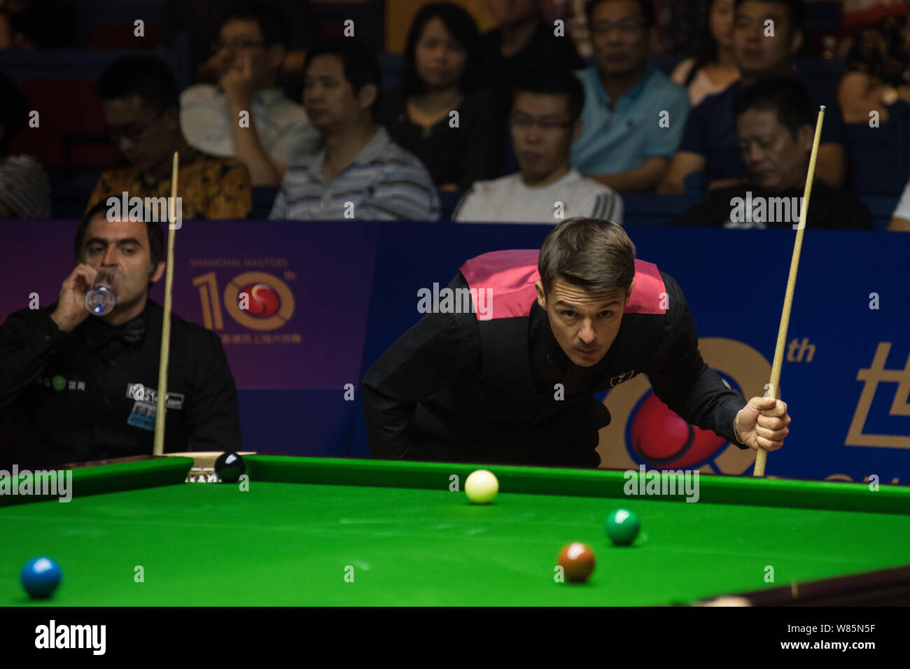 Michael Holt Of England Considers A Shot Against Ronnie O Sullivan