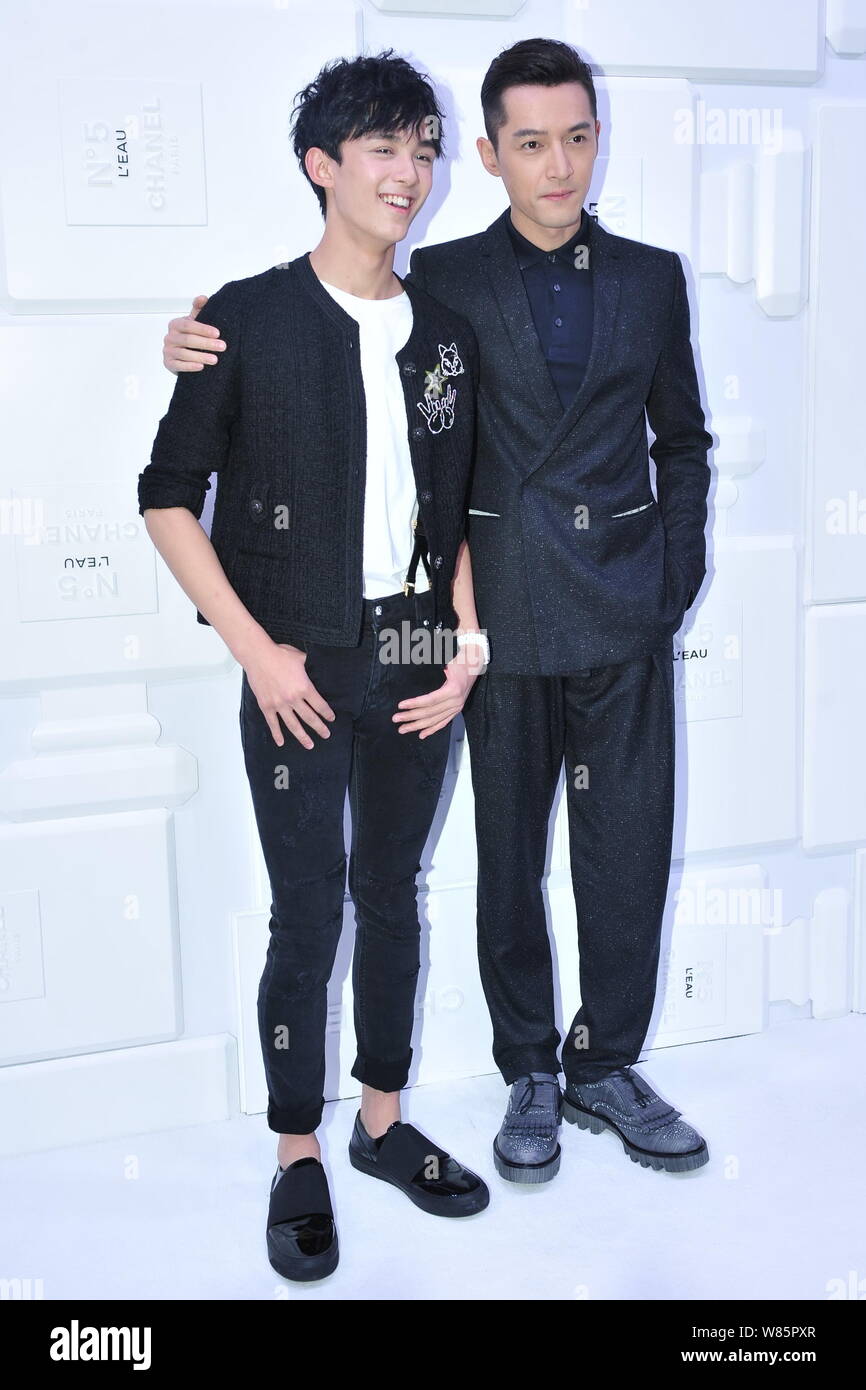 Chinese actors Hu Ge, right, and Wu Lei pose as they arrive for a  promotional event for Chanel No.5 perfume in Beijing, China, 19 September  2016 Stock Photo - Alamy