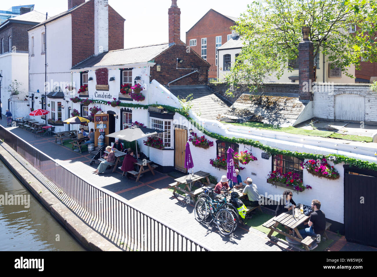 Canalside Cafe, The Worcester and Birmingham Canal, Gas Street Basin, Birmingham, West Midlands, England, United Kingdom Stock Photo