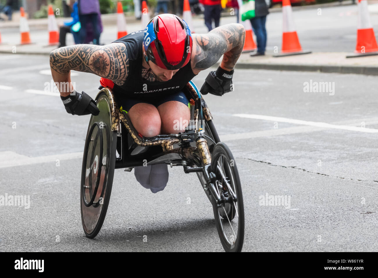 Male wheelchair athletes hi-res stock photography and images - Alamy