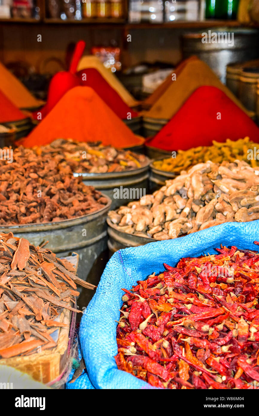 Fez medina spice hires stock photography and images Alamy