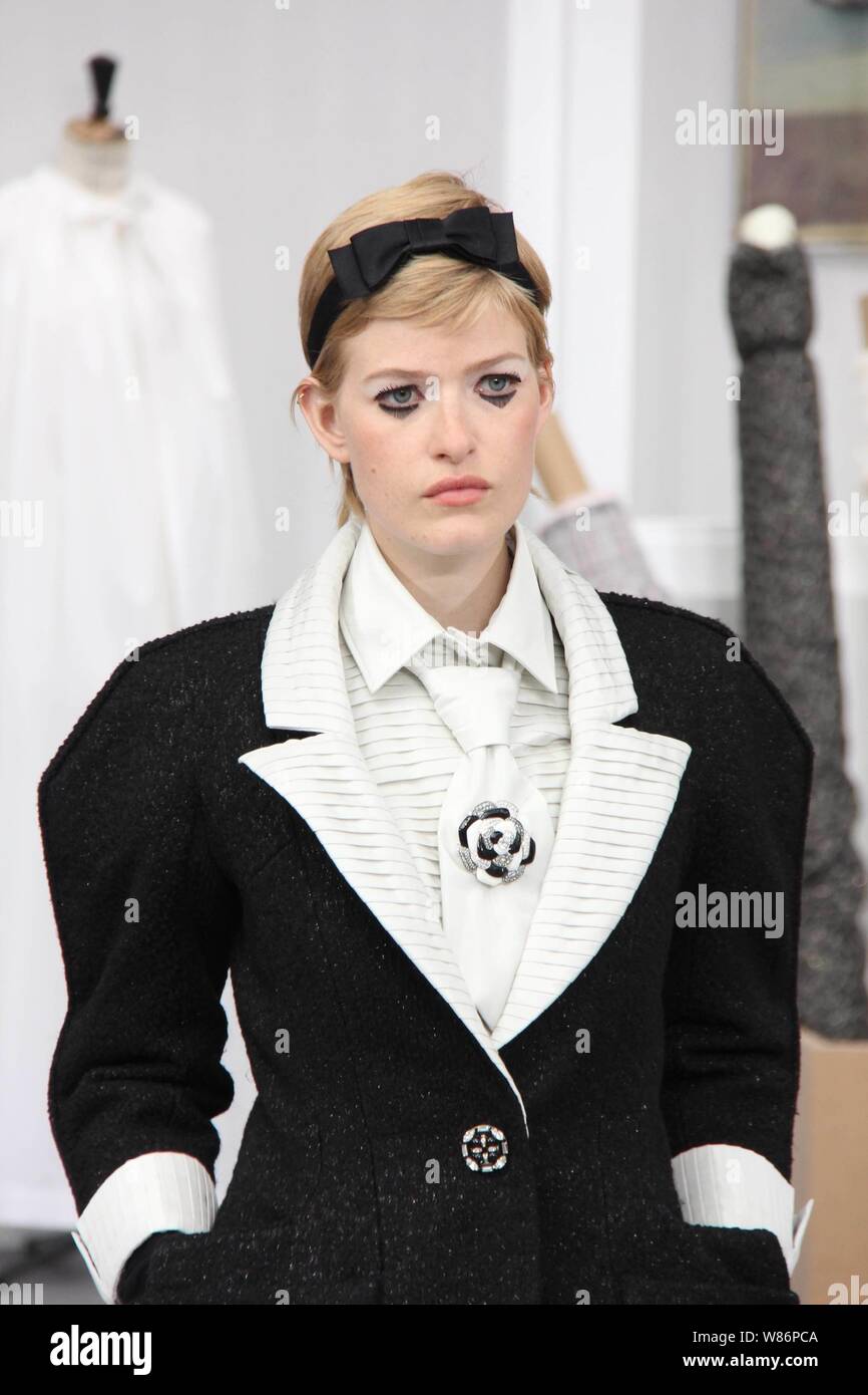 Chanel's Runway Featured A Plus-Size Model For The First Time In