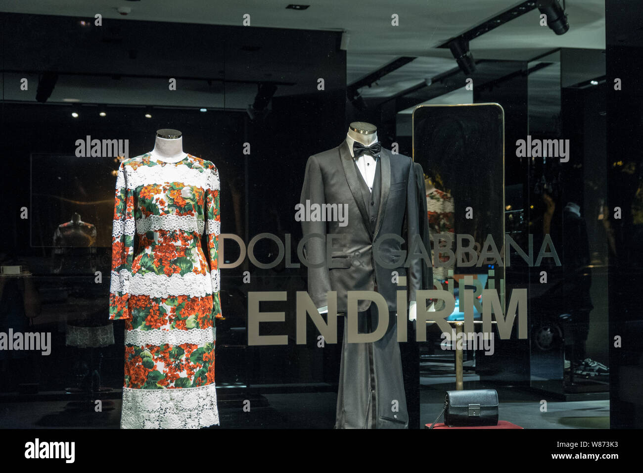 Dolce & gabbana shop hi-res stock photography and images - Page 5 - Alamy