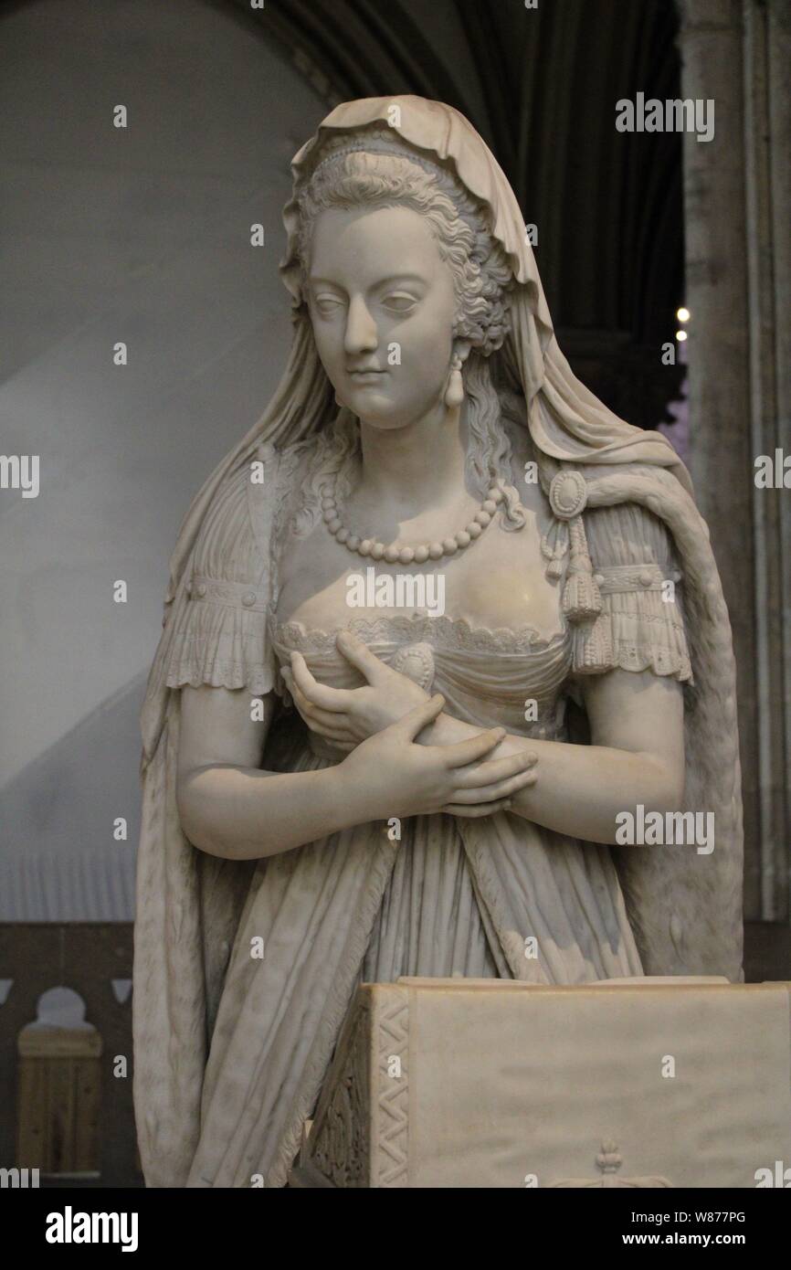 Statue of Marie Antoinette, Basilica of Saint Denis