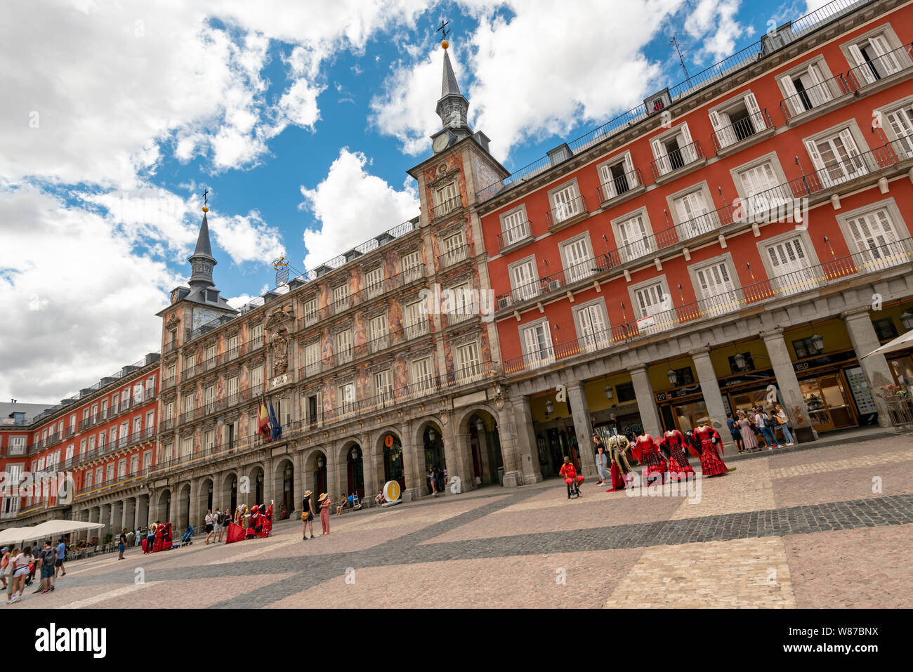 Plaza mayor in madrid sunny hi-res stock photography and images - Alamy