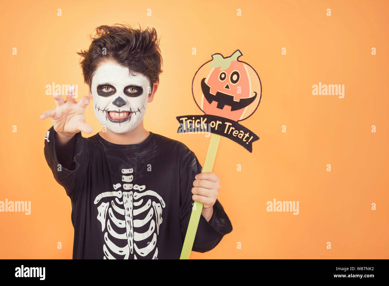 Scary skeleton hires stock photography and images Alamy