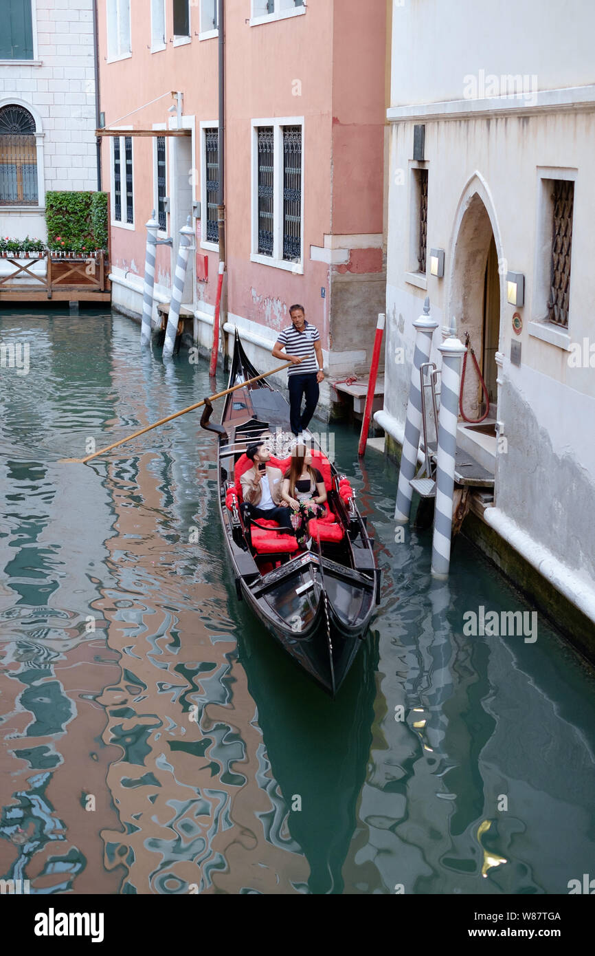 Gondola venice bucket list hi-res stock photography and images - Alamy