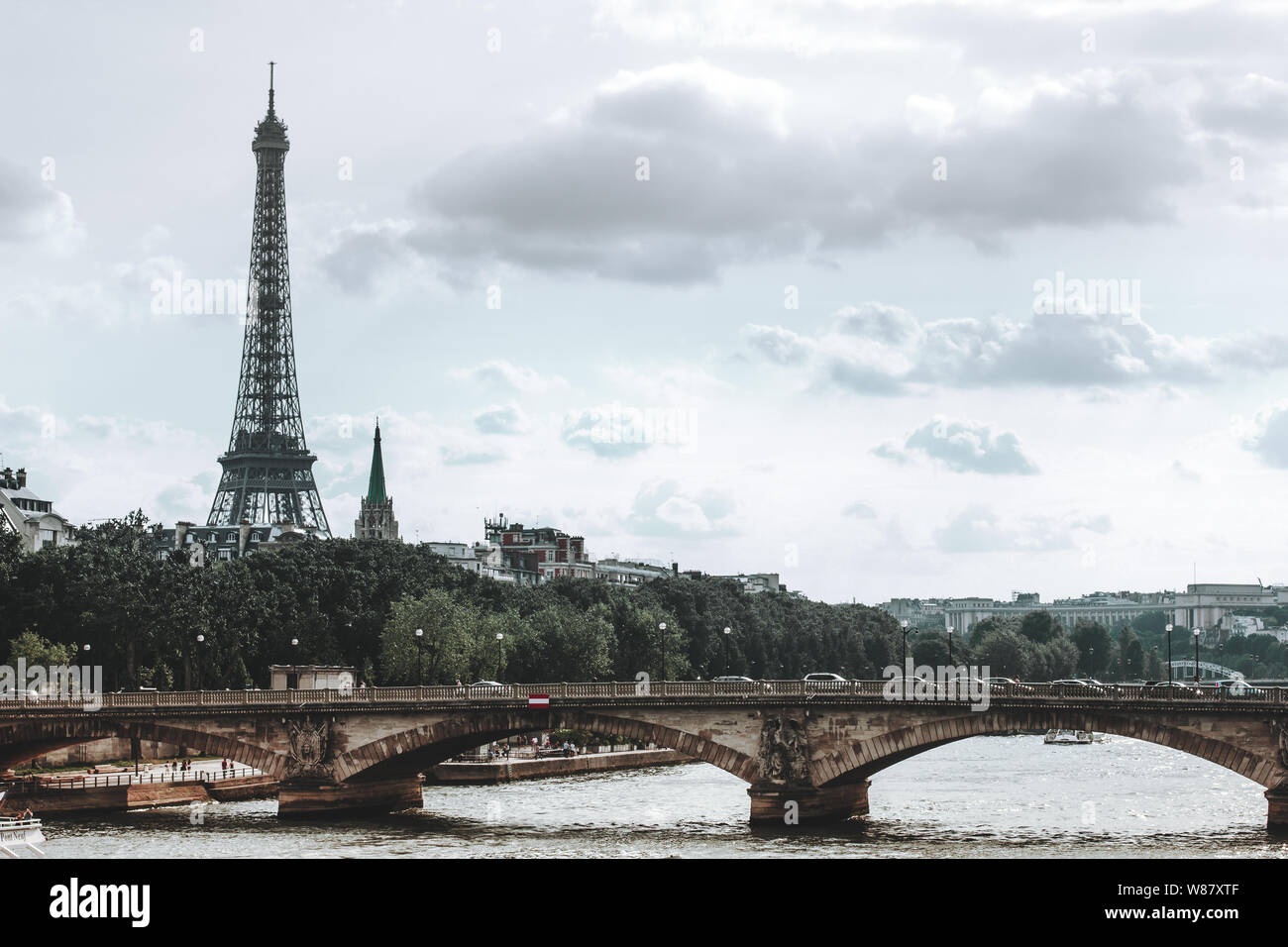 Pont de invalides hi-res stock photography and images - Alamy