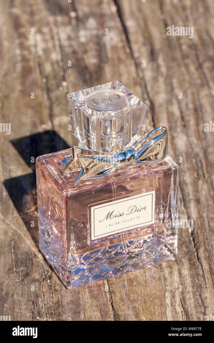 Cập nhật hơn 72 về dior perfume pictures hay nhất - Du học Akina