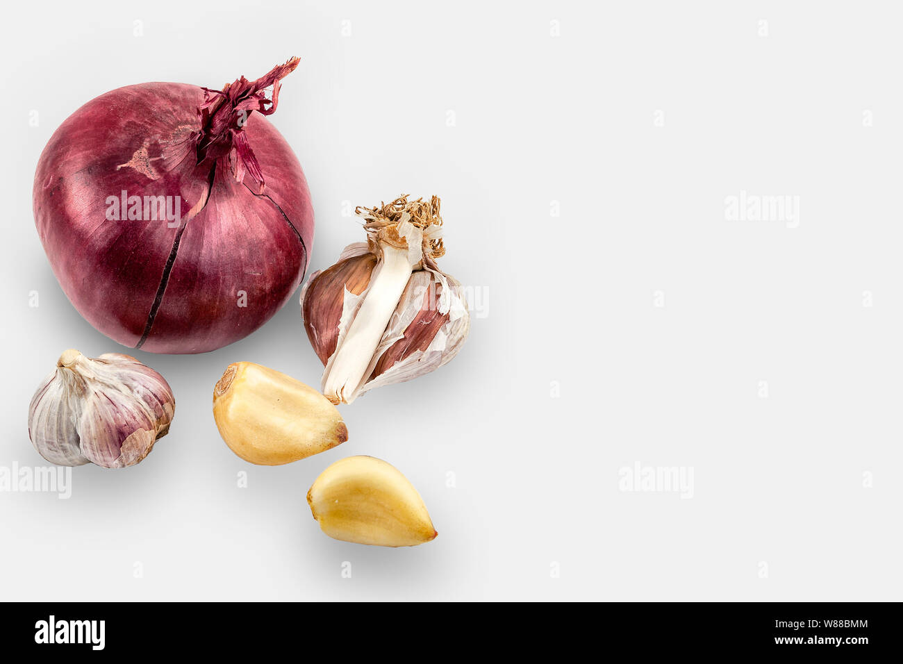 Garlic and onions Stock Photo - Alamy