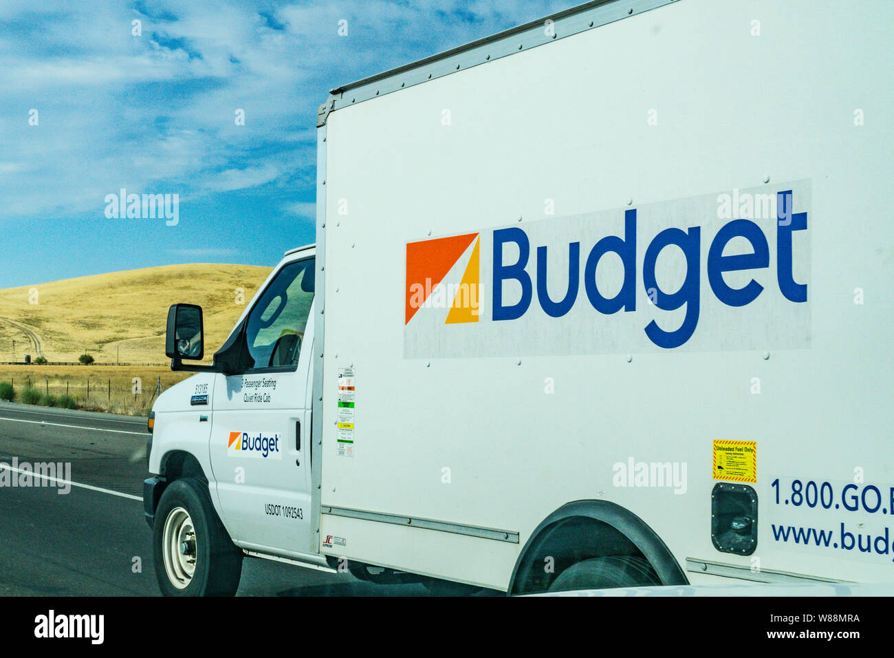 Budget Rental Truck High Resolution Stock Photography And Images Alamy
