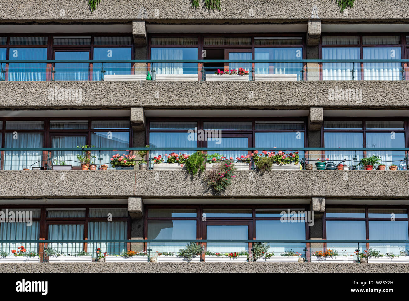 Exterior view of flats at the Barbican Stock Photo Alamy