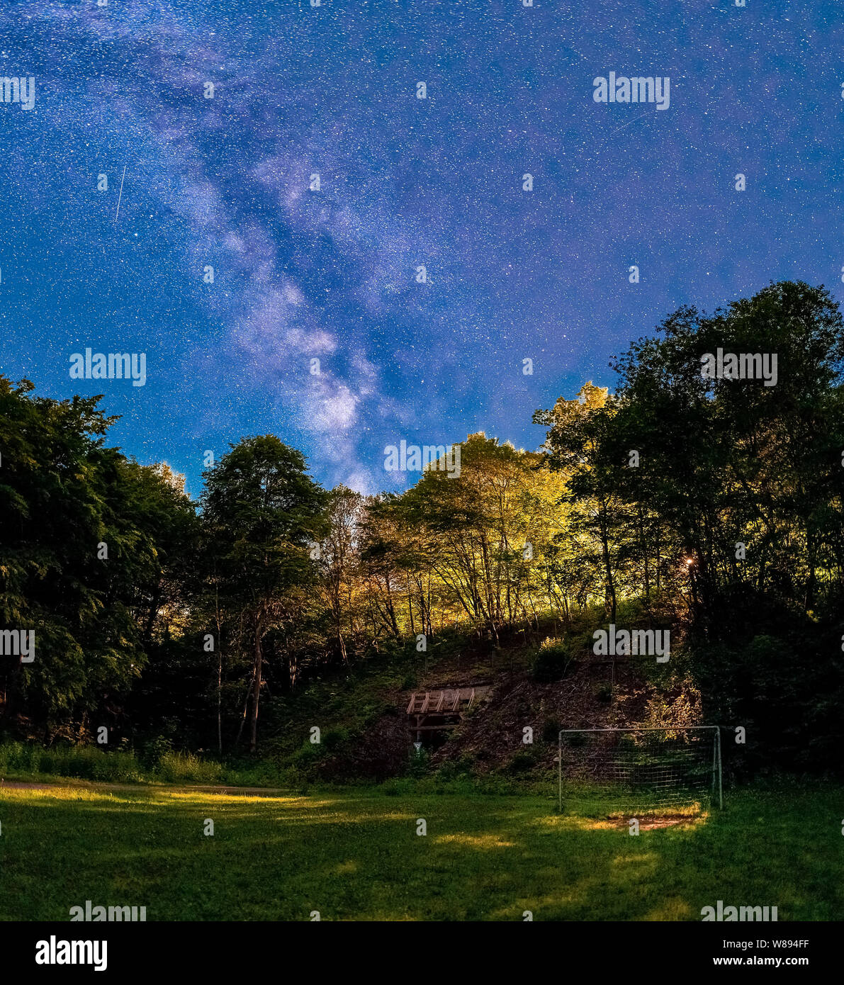 Stars night sky nobody vertical hi-res stock photography and images - Alamy