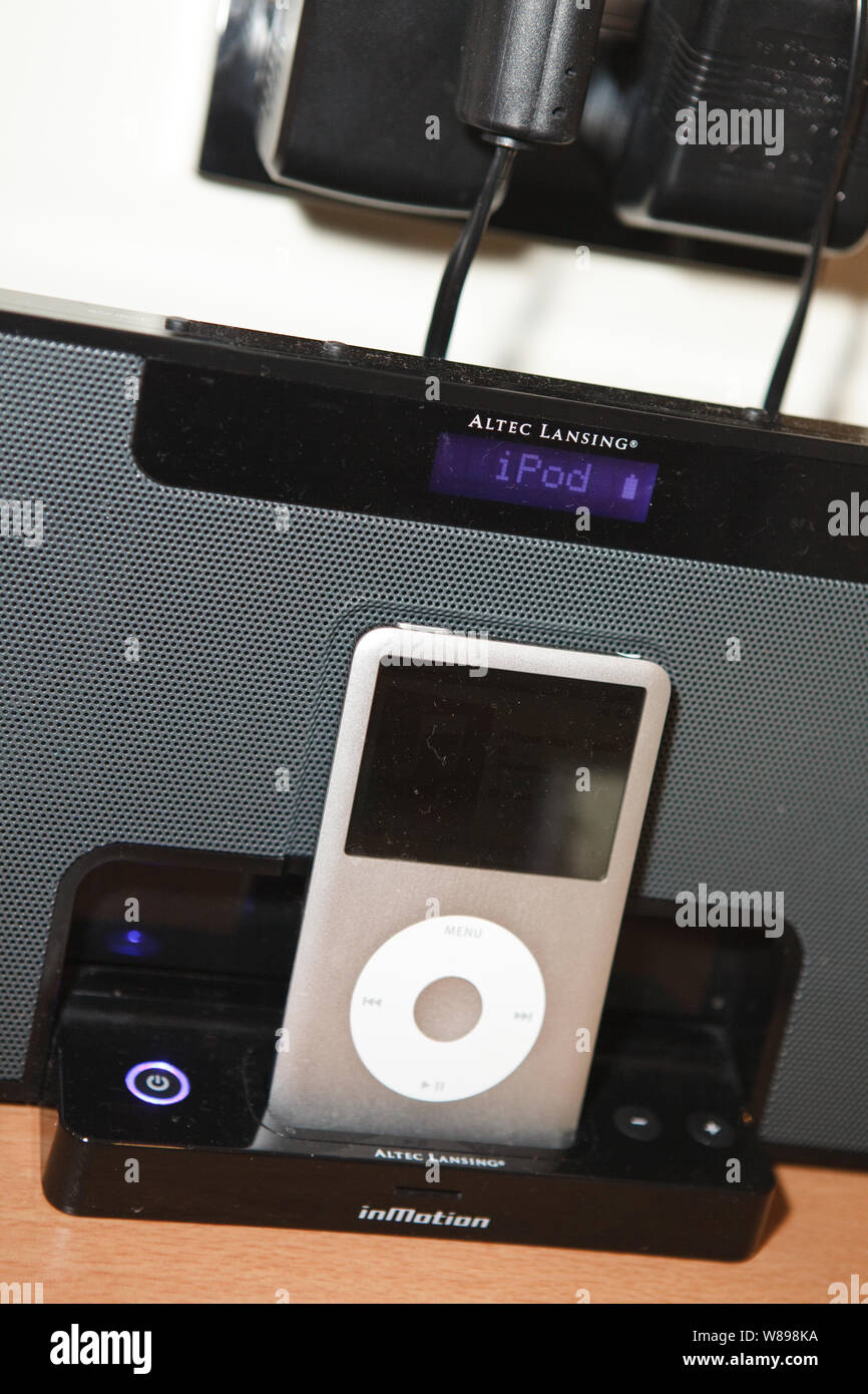 Mp3 player and speakers hires stock photography and images Alamy