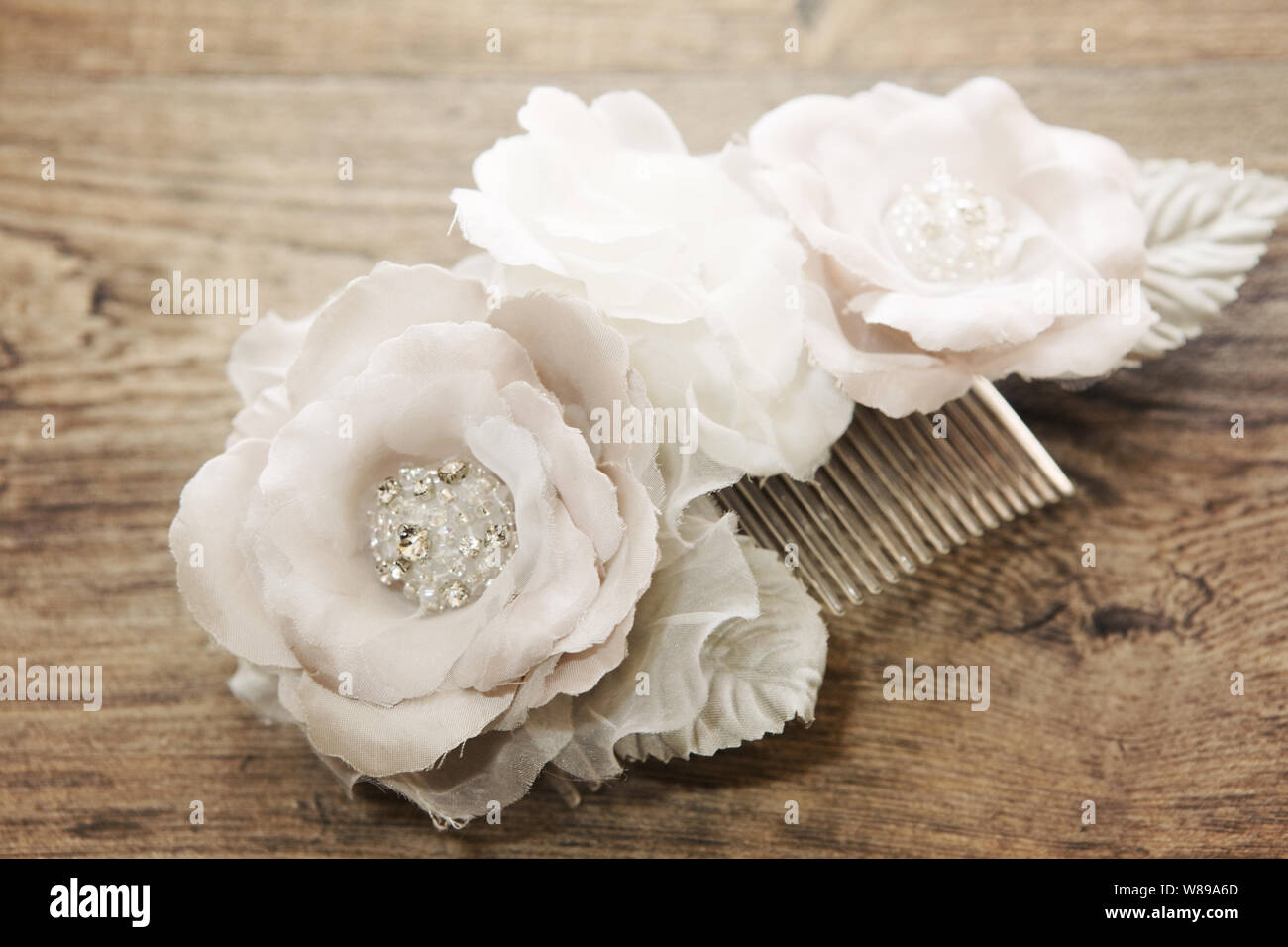 Wedding Headpiece / Tiara Stock Photo Alamy