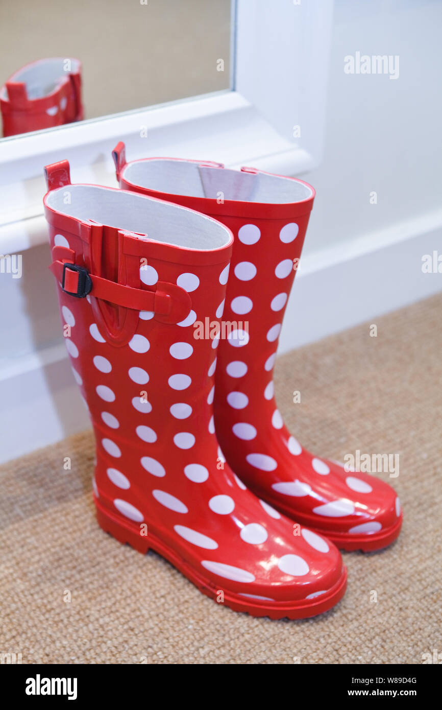 red welly boots