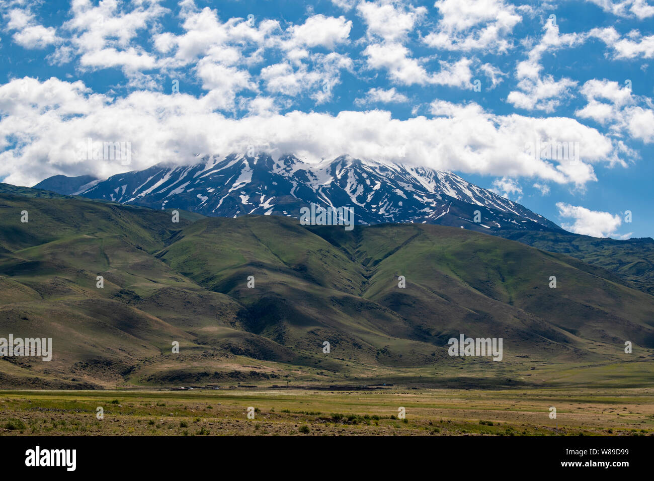 Mount Ararat Agri Dagi The Highest Mountain In The Extreme East Of Turkey The Resting Place Of Noah S Ark Snow Capped And Dormant Compound Volcano Stock Photo Alamy