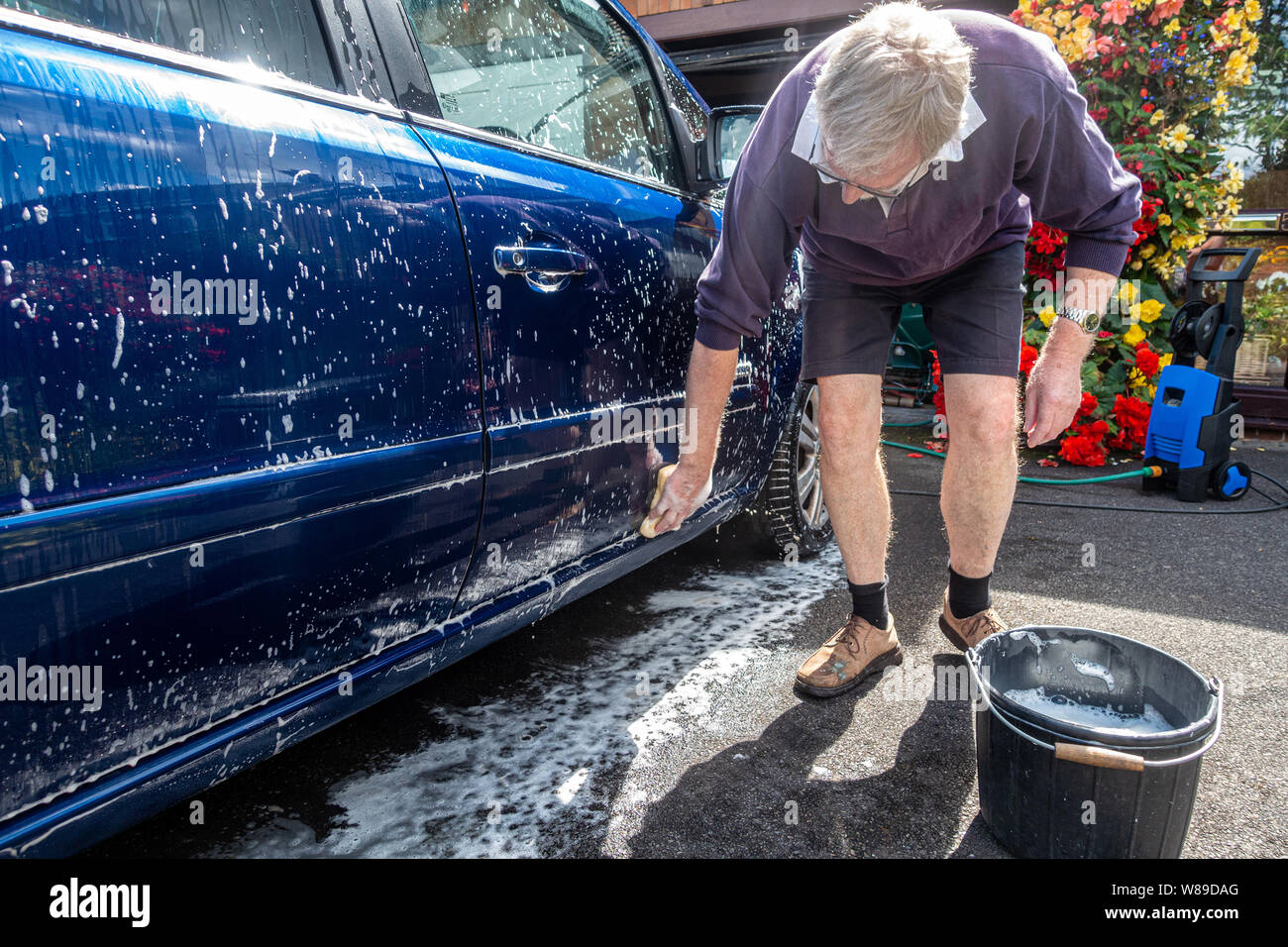 Soapy sponge hires stock photography and images Alamy