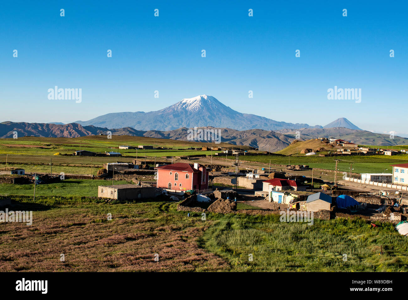 Mount Ararat Agri Dagi The Highest Mountain In The Extreme East Of Turkey The Resting Place Of Noah S Ark Snow Capped And Dormant Compound Volcano Stock Photo Alamy