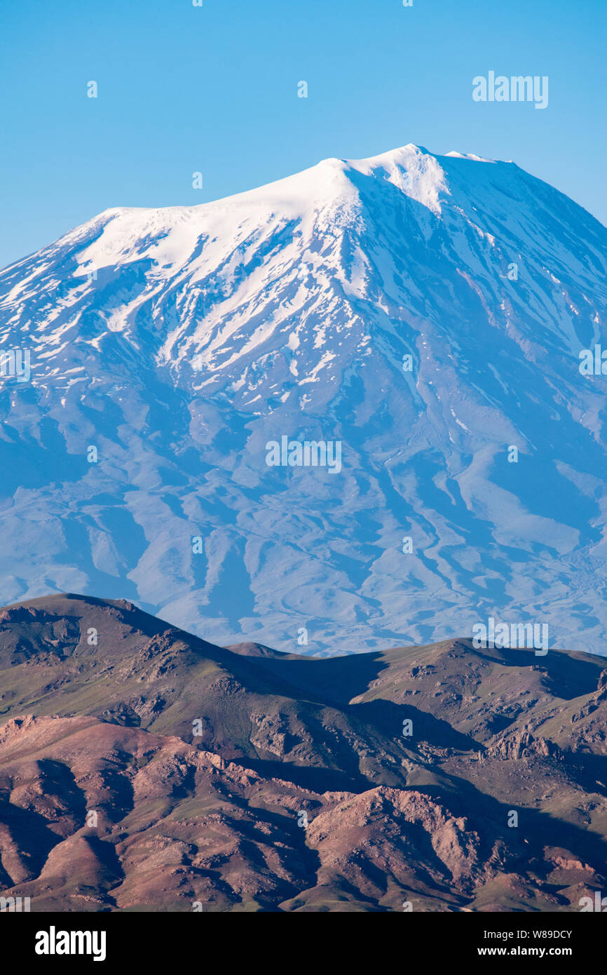 Mount Ararat Agri Dagi The Highest Mountain In The Extreme East Of Turkey The Resting Place Of Noah S Ark Snow Capped And Dormant Compound Volcano Stock Photo Alamy