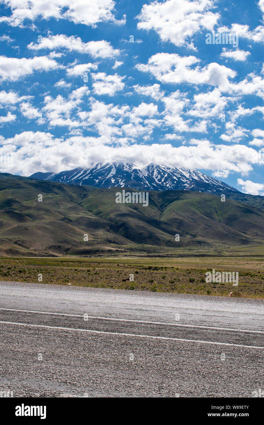 Mount Ararat Agri Dagi The Highest Mountain In The Extreme East Of Turkey The Resting Place Of Noah S Ark Snow Capped And Dormant Compound Volcano Stock Photo Alamy