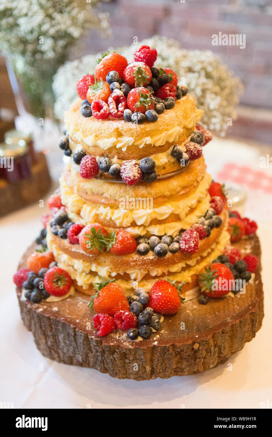 Sugarpaste Cake High Resolution Stock Photography And Images Alamy