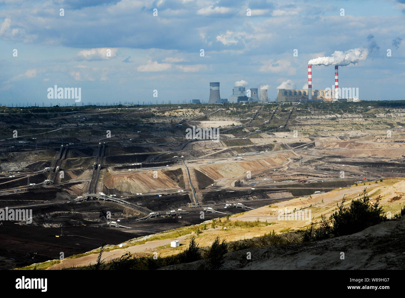 Belchatów power station hires stock photography and images Alamy