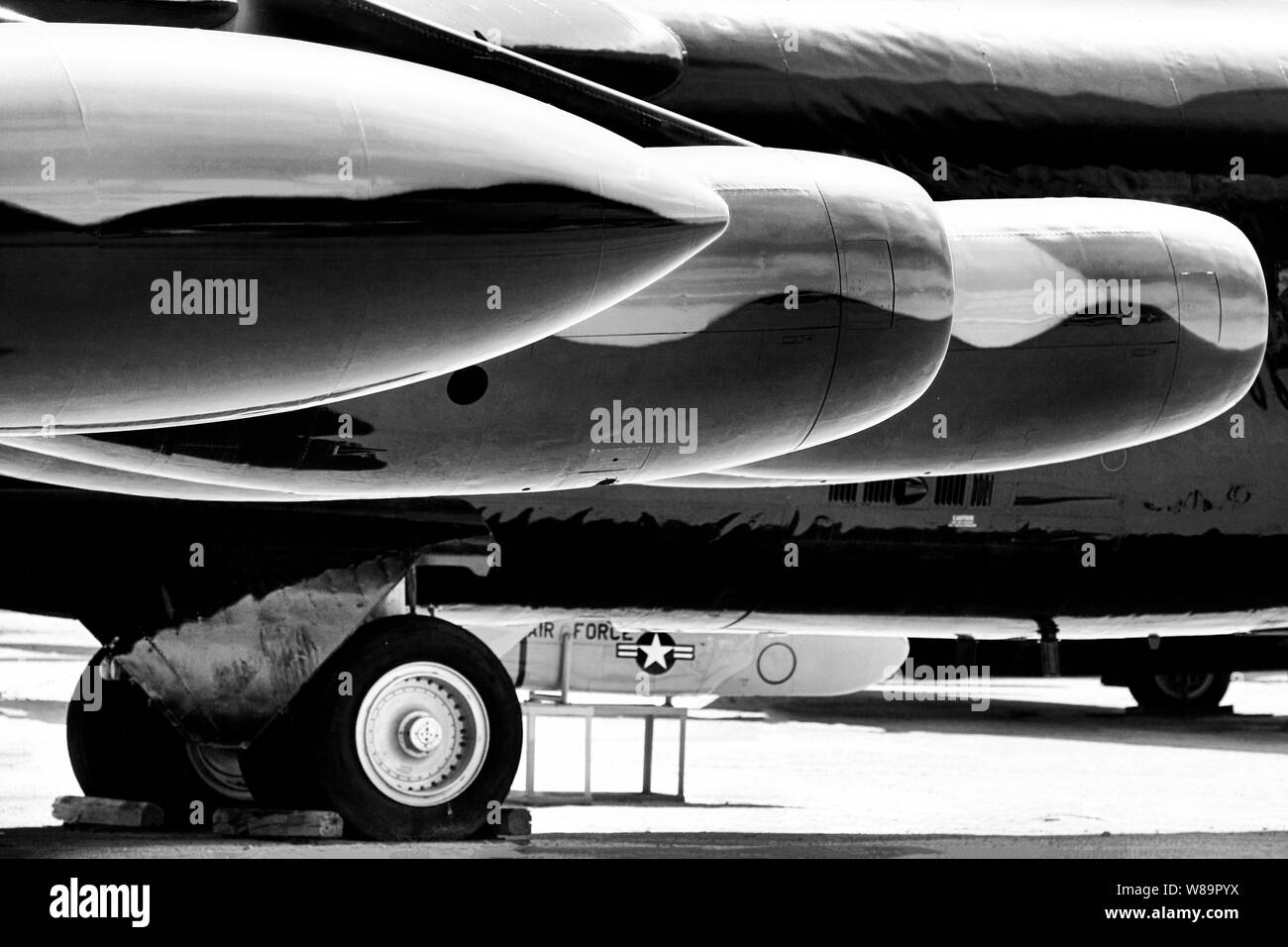 Duo engine powering the mighty B52 Stratofortress of the USAF Strategic Air Command Stock Photo