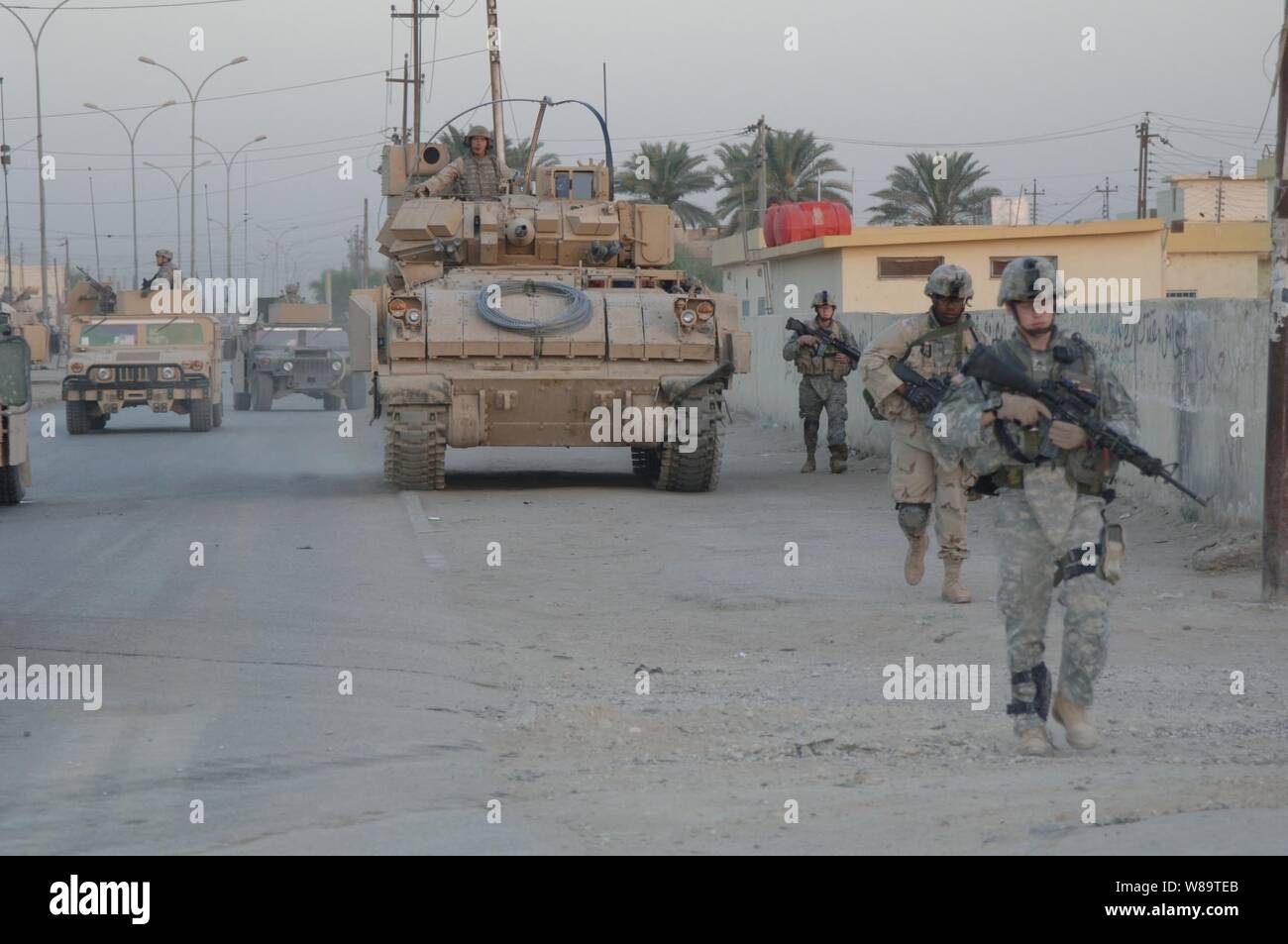 U s army soldiers of 1st battalion hi-res stock photography and images ...